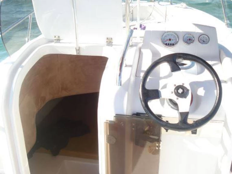 Charter a Fisher 20 DECK in Biograd na Moru on Samboat