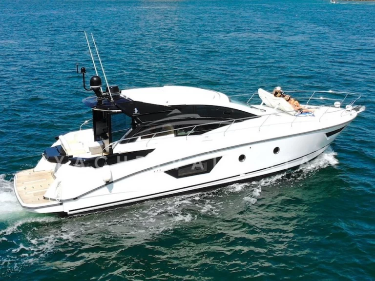 Motorboat hire in Porto Badino - Bénéteau Gran Turismo 46