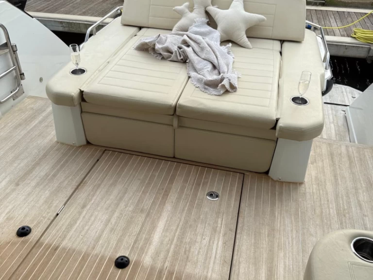 Hire Motorboat with or without skipper Bénéteau Porto Badino