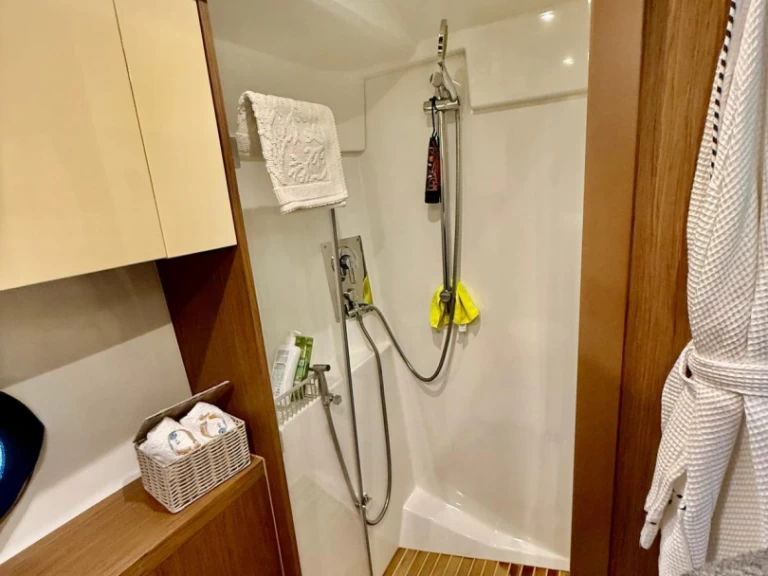 Motorboat to hire Porto Badino at the best price