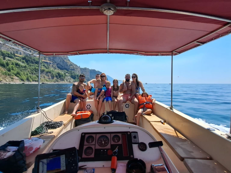 Motorboat to hire Budva at the best price