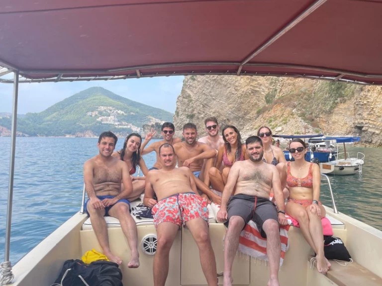 Charter a Navar 11 in Budva on Samboat
