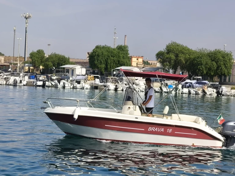 Motorboat hire in Taranto - Mingolla Brava 18