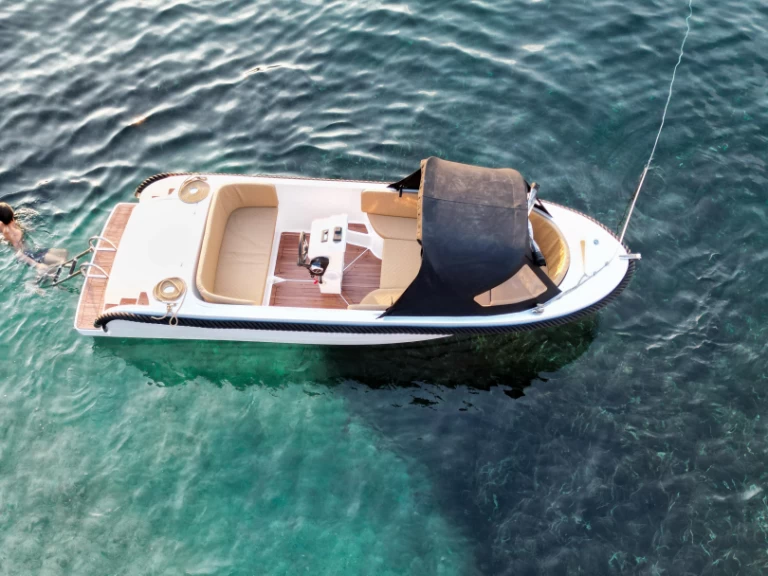 Charter a BRB 555 tenders in Mandelieu-la-Napoule on Samboat