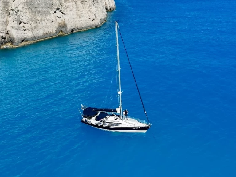 Sailboat to hire Porto Cesareo at the best price