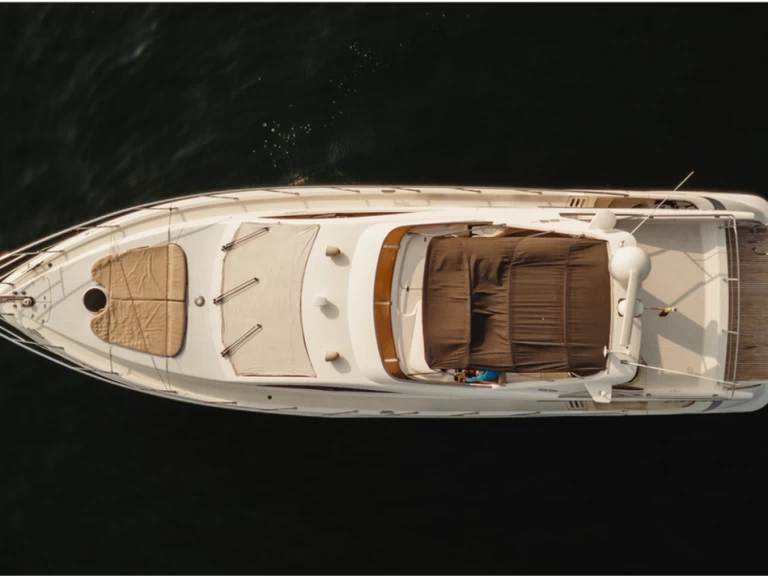 Luxury Yacht to hire Cartagena at the best price