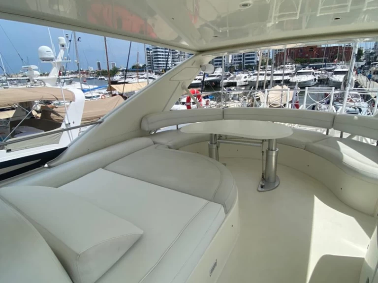 Luxury Yacht to hire Cartagena at the best price