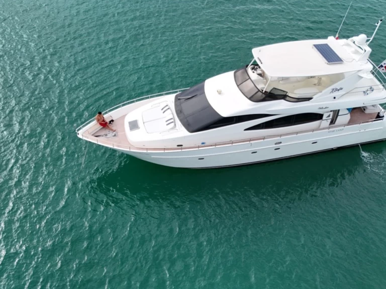 Hire Luxury Yacht with or without skipper Azimut Cartagena