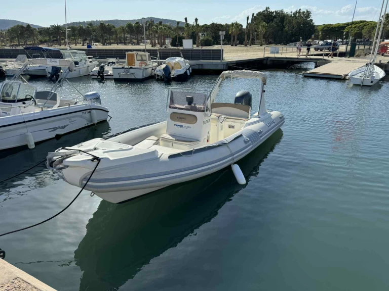 Hire a Lomac Lomac 710 IN Hyères