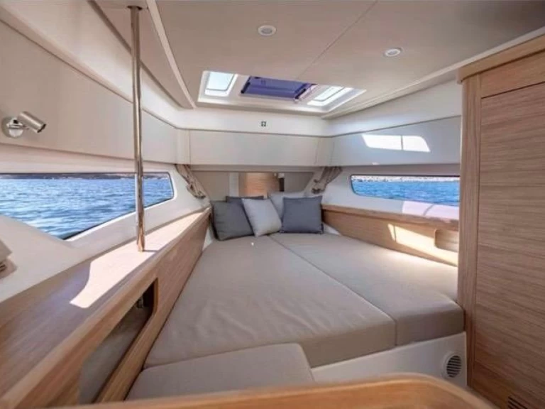 Hire Motorboat with or without skipper Nimbus Ajaccio