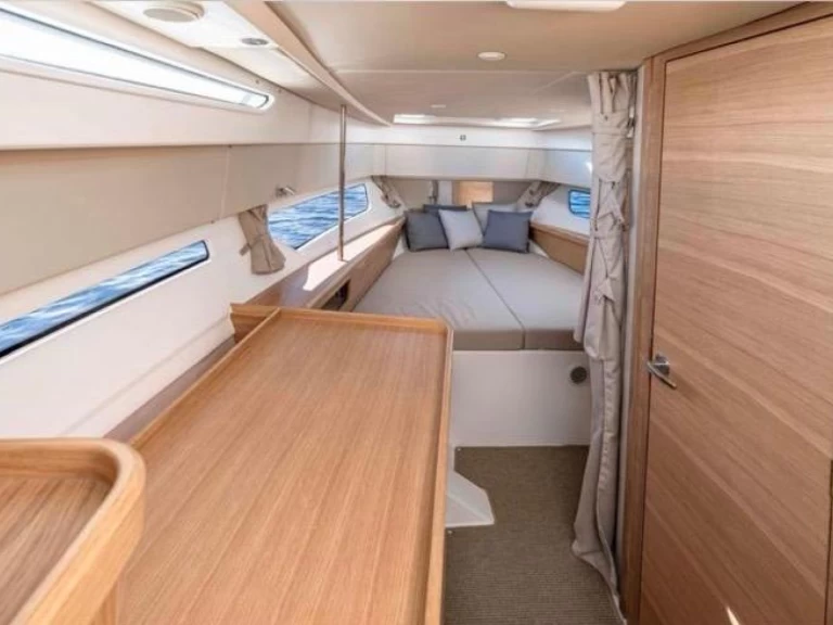 Motorboat to hire Ajaccio at the best price