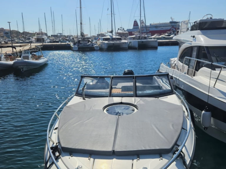 Charter a Parker PARKER 800 in Propriano on Samboat