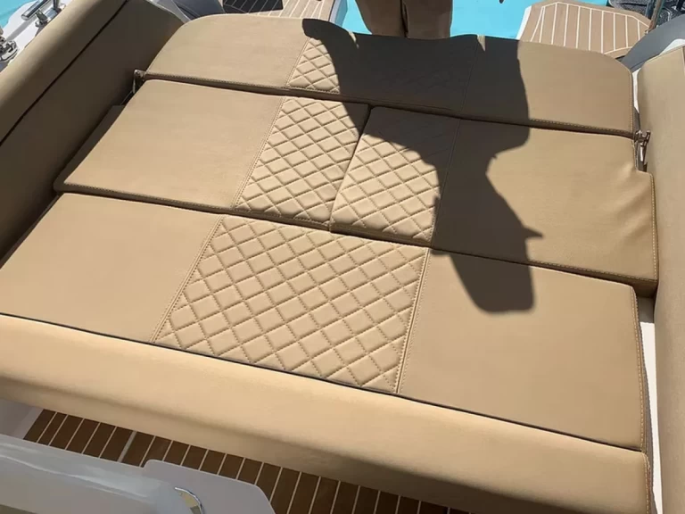 RIB to hire Juan-les-Pins at the best price