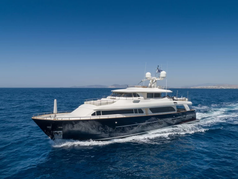 Charter a Custom Line HAG in Athens on Samboat