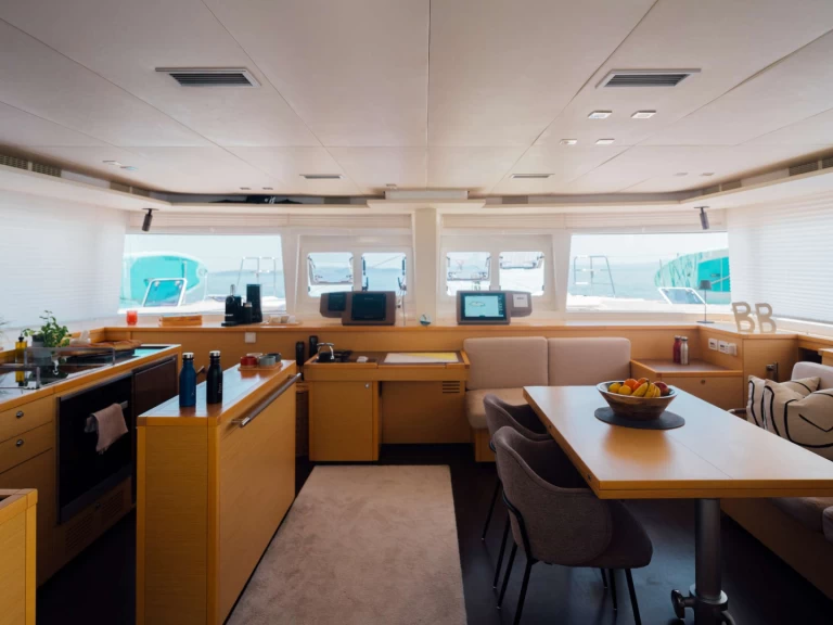 Hire Luxury Yacht with or without skipper Lagoon Split