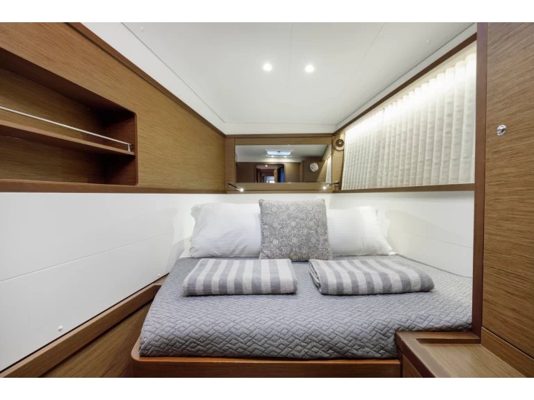 Charter a Lagoon Lagoon 450 F in Kos on Samboat