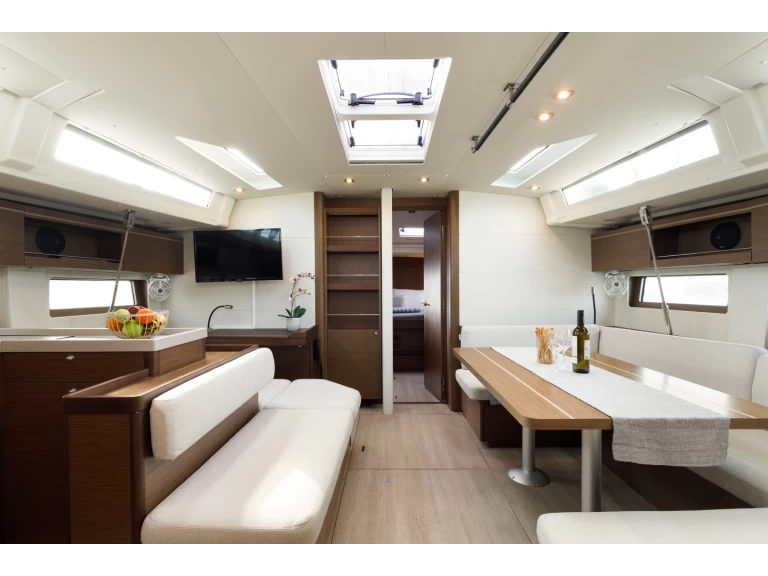 Yacht charter Rhodes (City) - Bénéteau Oceanis 51.1 / owner's version on SamBoat