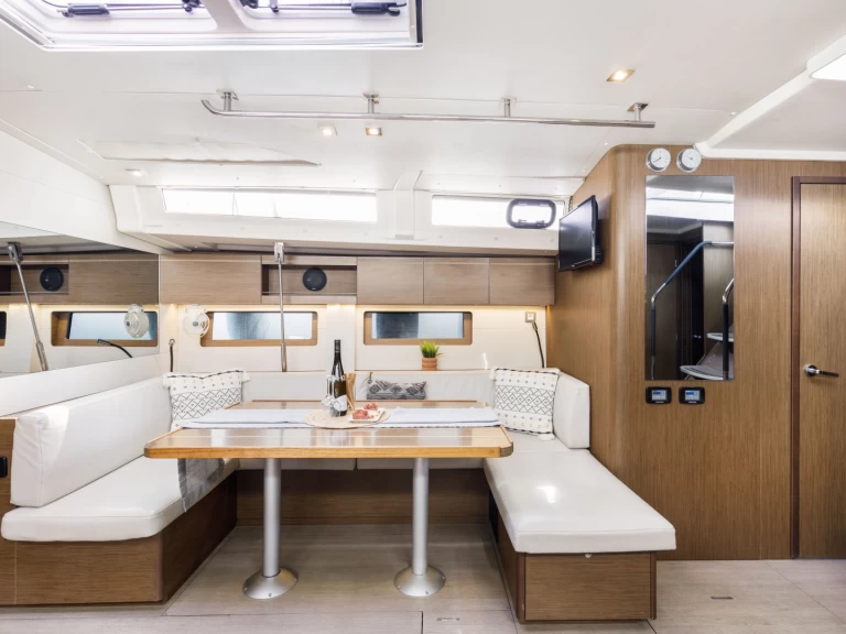 Sailboat to hire Rhodes (City) at the best price