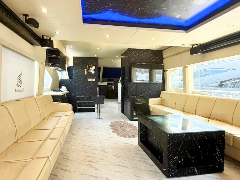 Hire Luxury Yacht Dubai Marine with a boat licence