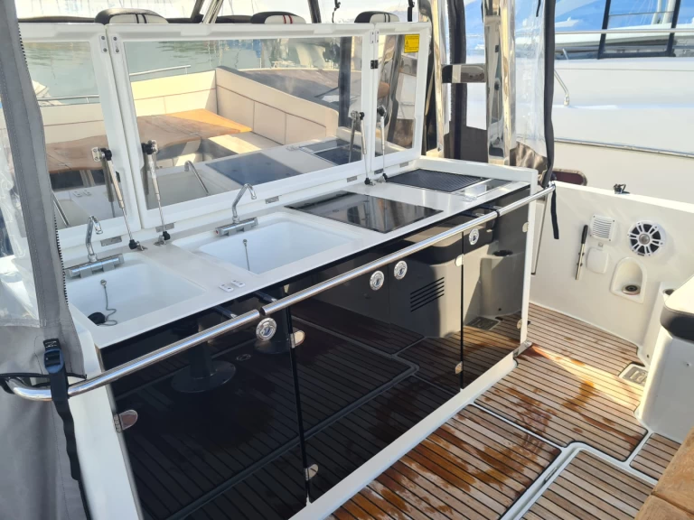 Charter a Jeanneau Cap Camarat 12.50 in Les Sables-d'Olonne on Samboat