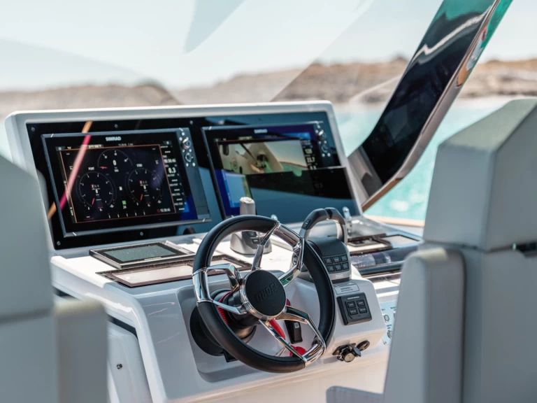 Motorboat to hire Ibiza Town at the best price