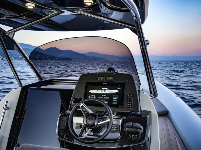 Yacht charter Ibiza Town - Sacs Strider 13 on SamBoat