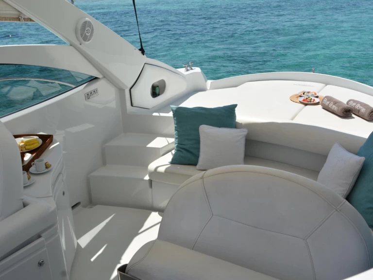 Motorboat hire in Ibiza Town - Pershing Pershing 37