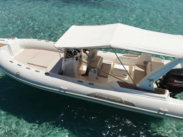 Yacht charter Ibiza Town - Capelli 770S on SamBoat