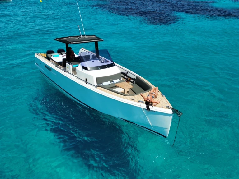Charter a Fjord Fjord 38 Xpress in Ibiza Magna on Samboat