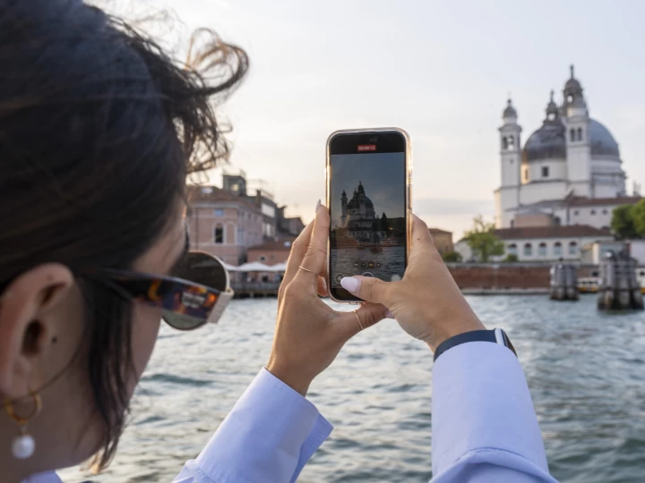 Hire Motorboat Brube with a boat licence