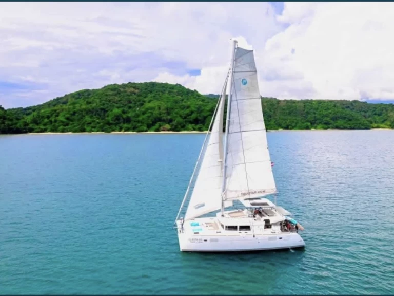Catamaran to hire Ao Chalong at the best price
