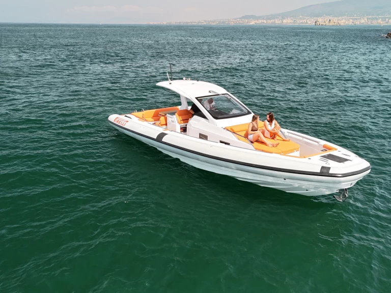 Yacht hire Naples cheap 42 EFB