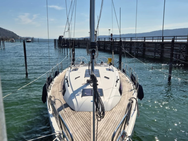 Hire Sailboat Bavaria with a boat licence