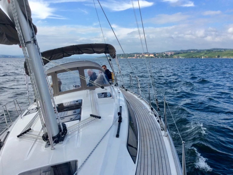 Hire a Bavaria Bavaria 37 Bodman-Ludwigshafen