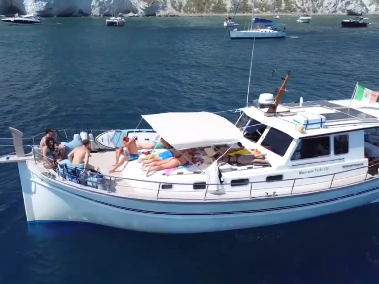 Yacht hire Ponza cheap Menorquin 150