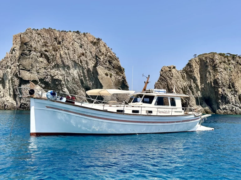Motorboat hire in Ponza - Menorquin-Yachts Menorquin 150