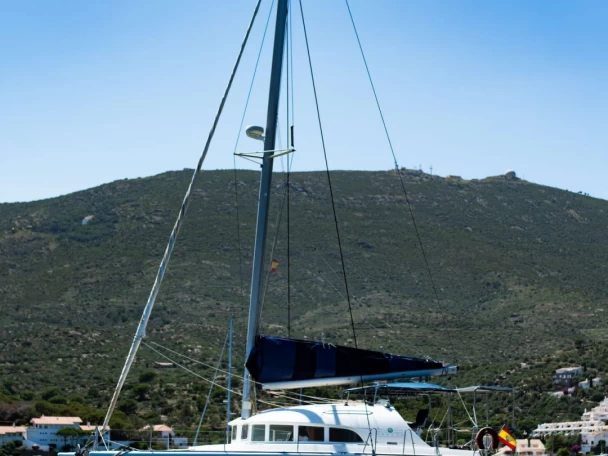 Catamaran hire in Sant Andreu de Llavaneres - Lagoon Lagoon 380 Charter