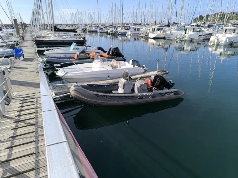 Hire RIB 3dtender with a boat licence