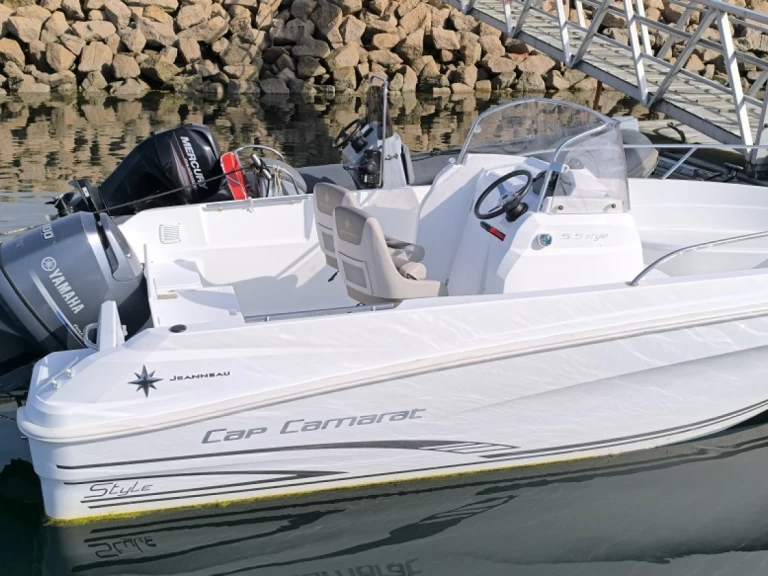 Hire a Jeanneau Cap Camarat 5.5 CC Style Trébeurden
