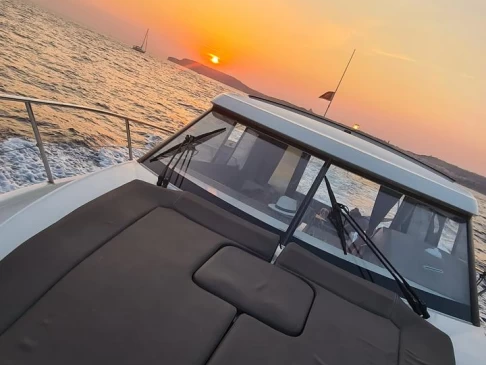 Motorboat hire in Gżira - Jeanneau NC 11