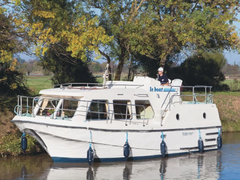 Charter a Le Boat Sheba in Castelnaudary on Samboat