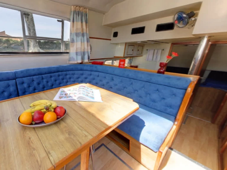 Yacht hire Rheinsberg cheap Classique