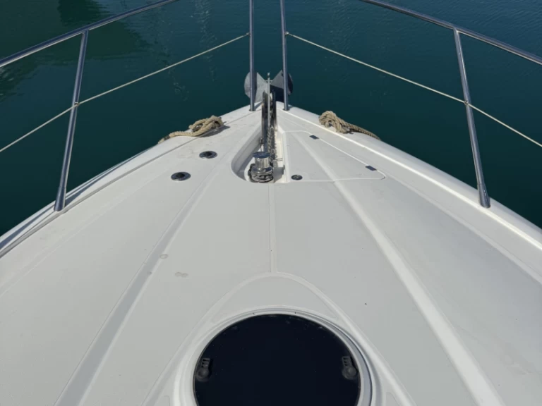 Charter a Sunseeker Portofino 53 in Roquebrune-Cap-Martin on Samboat