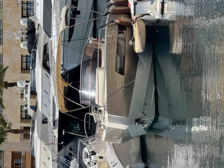 Hire a Invictus  Invictus 280 TT Roquebrune-Cap-Martin