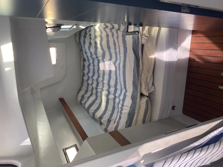 Hire a RM RM 1060 Port de Sitges Aiguadolç