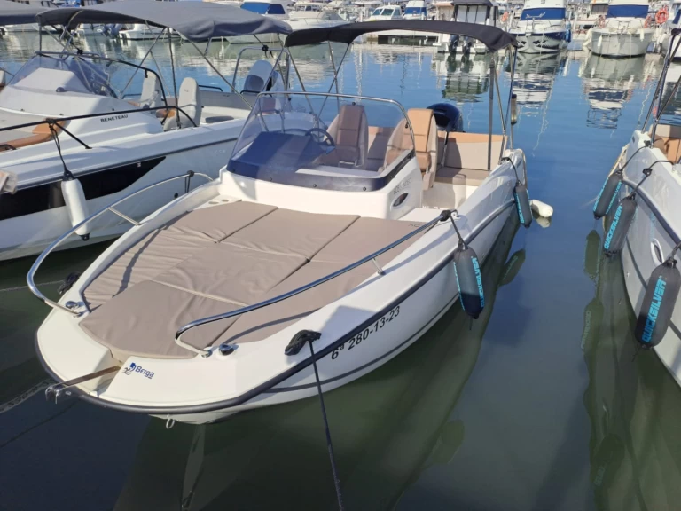 Hire a Quicksilver Activ 605 Sundeck Cambrils