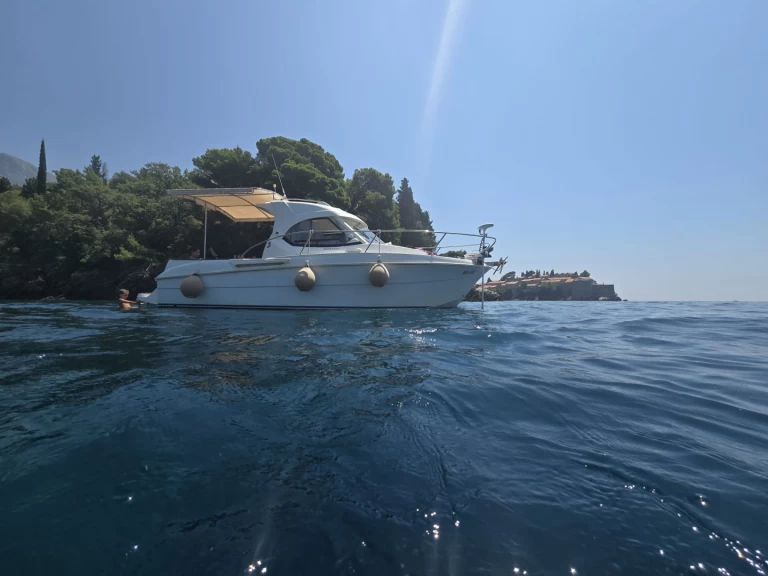 Yacht hire Bar cheap Antares 7