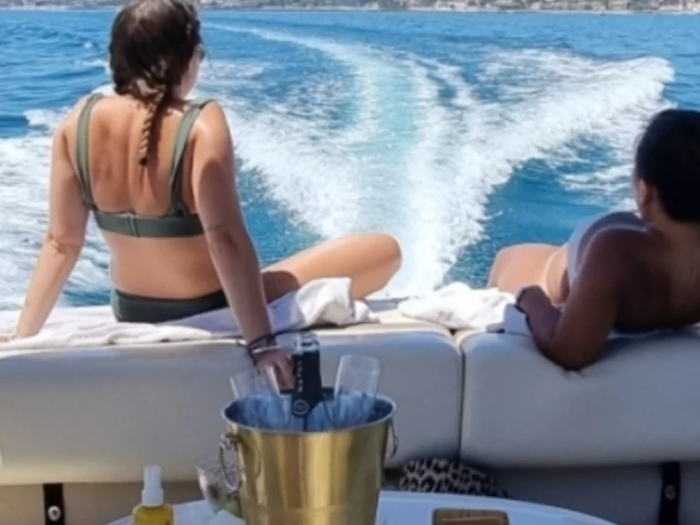Yacht hire Lisbon cheap 210 SSI