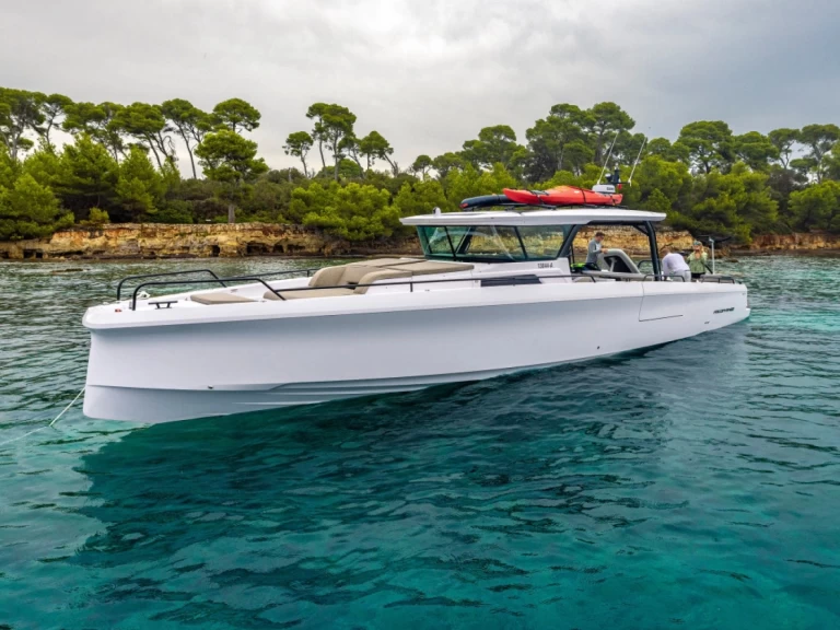 Hire a Axopar Axopar 45 Cross Top Seget Donji