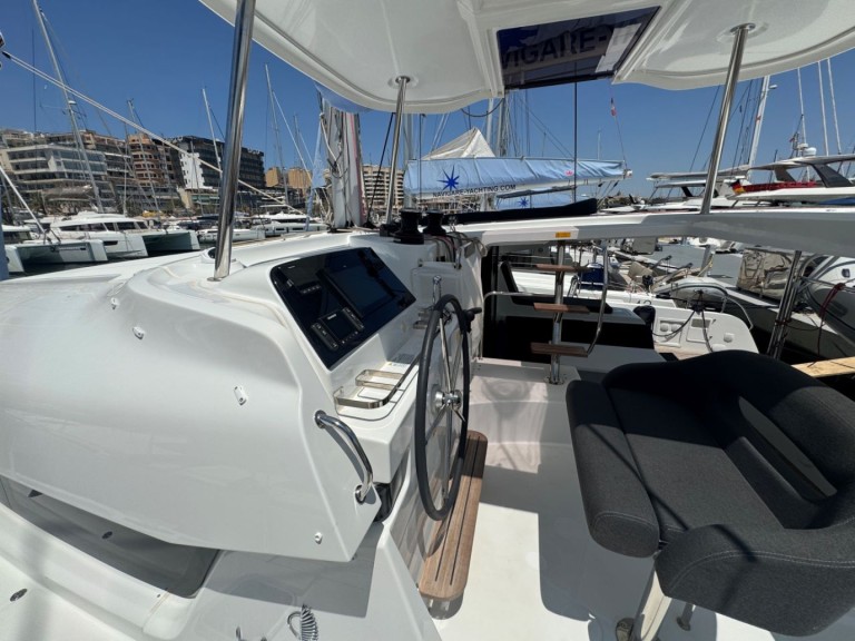 Yacht charter Palma de Mallorca - Lagoon Lagoon 42 on SamBoat